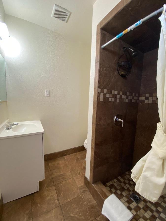 Economy Inn Paso Robles Eksteriør billede