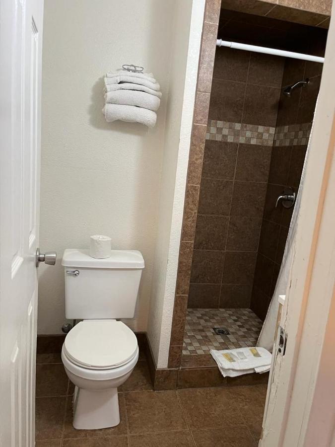 Economy Inn Paso Robles Eksteriør billede