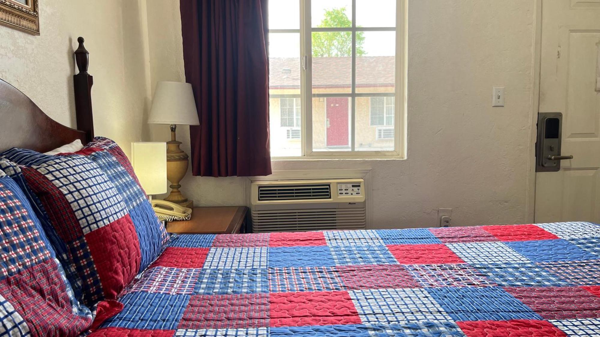 Economy Inn Paso Robles Eksteriør billede