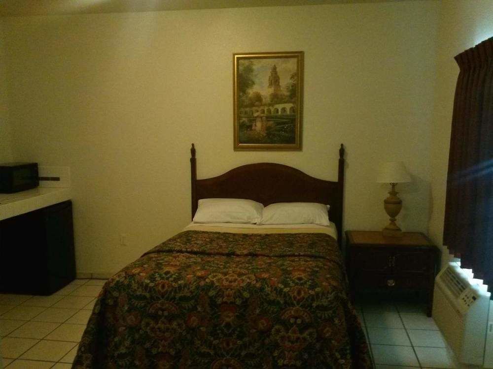 Economy Inn Paso Robles Eksteriør billede