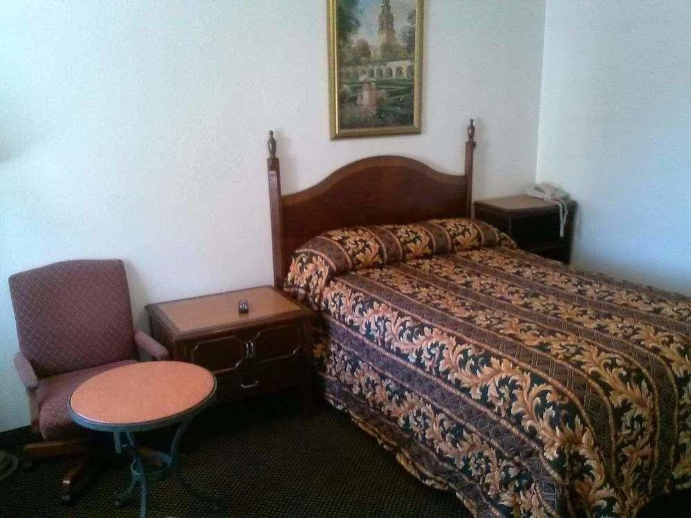 Economy Inn Paso Robles Eksteriør billede